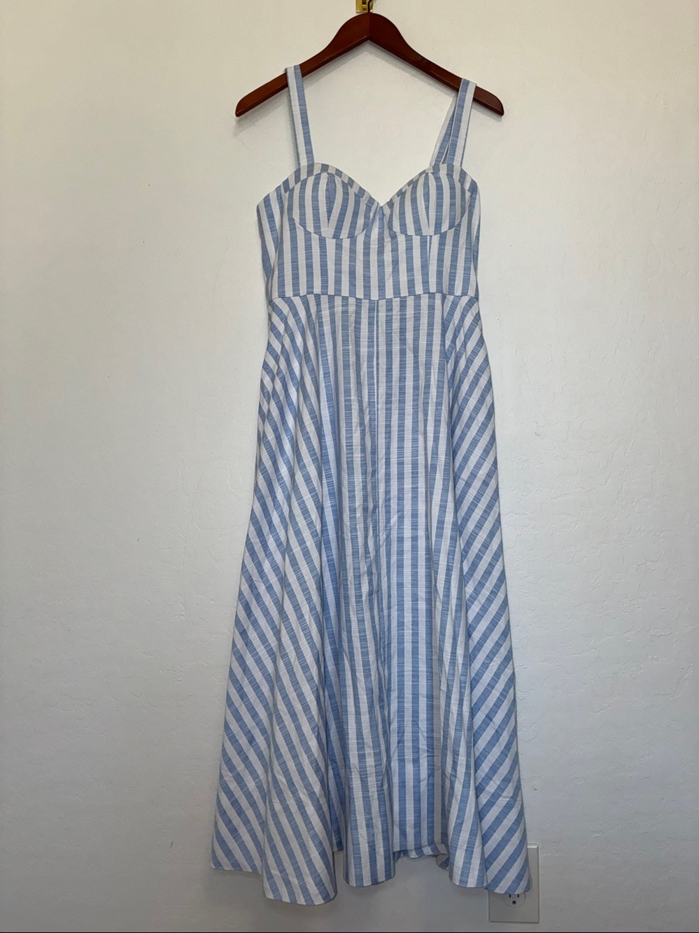 ASTR The Label Isabela Striped Sweetheart Midi Dress Blue Cream Woven Sz L NWOT - Picture 3 of 11